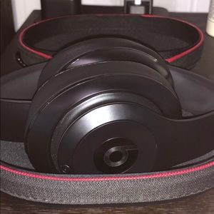 Beats studio wireless 2.0